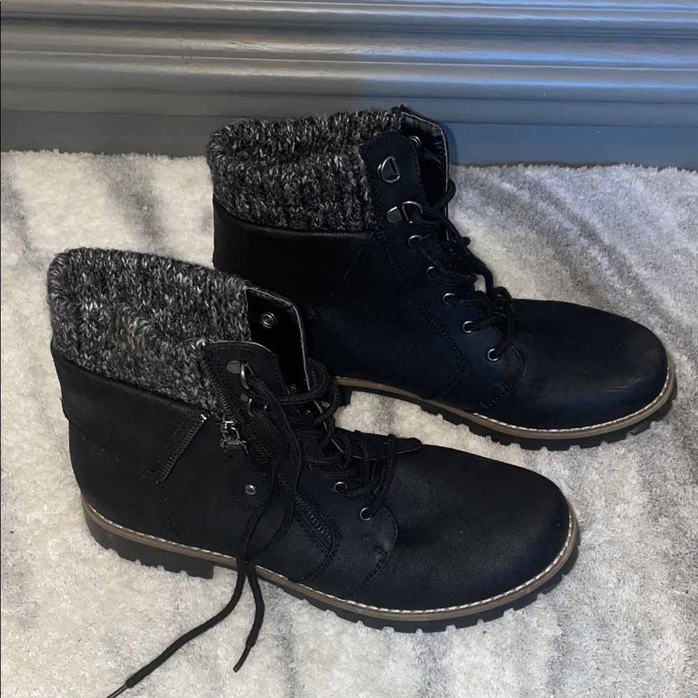 Stylish Black Lace-Up Boots with Knit Cuff